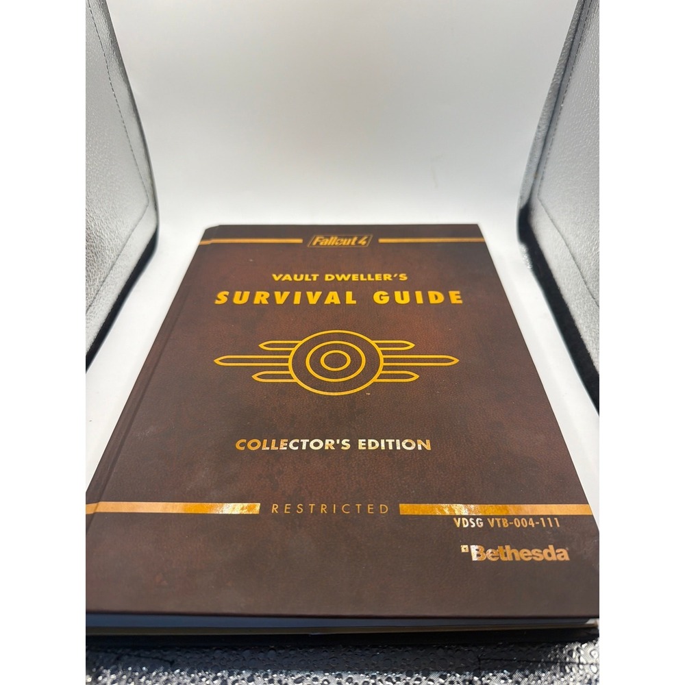 Fallout 4 Vault Dweller's Survival Guide Collector's Edition Prima Guide & Map